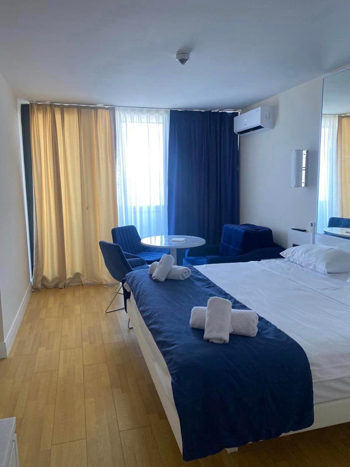 Suites Orbi City Aparthotel Batumi Exterior foto