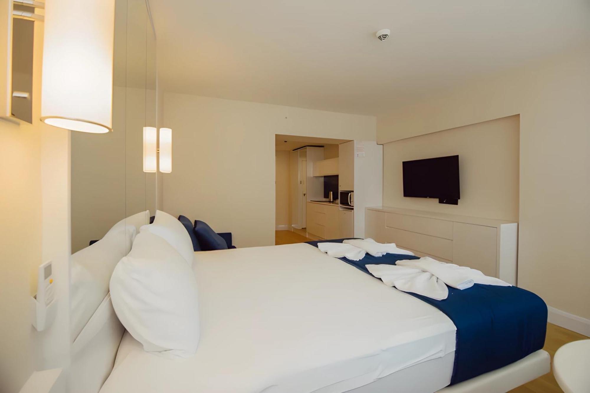 Suites Orbi City Aparthotel Batumi Exterior foto